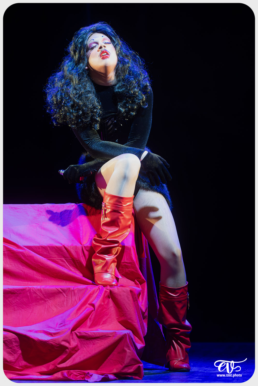 BLANCHE-NEIGE FOUTUE FORET